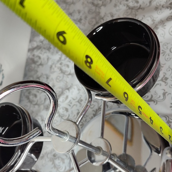 Revolving 6-pc Dip Ceramic Bowls 11x11x9 ** 1 bowl has a crack ** - Picture 8 of 8